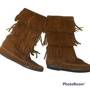 Minnetonka Tiered Fringe Leather Calf Moccasin Boots